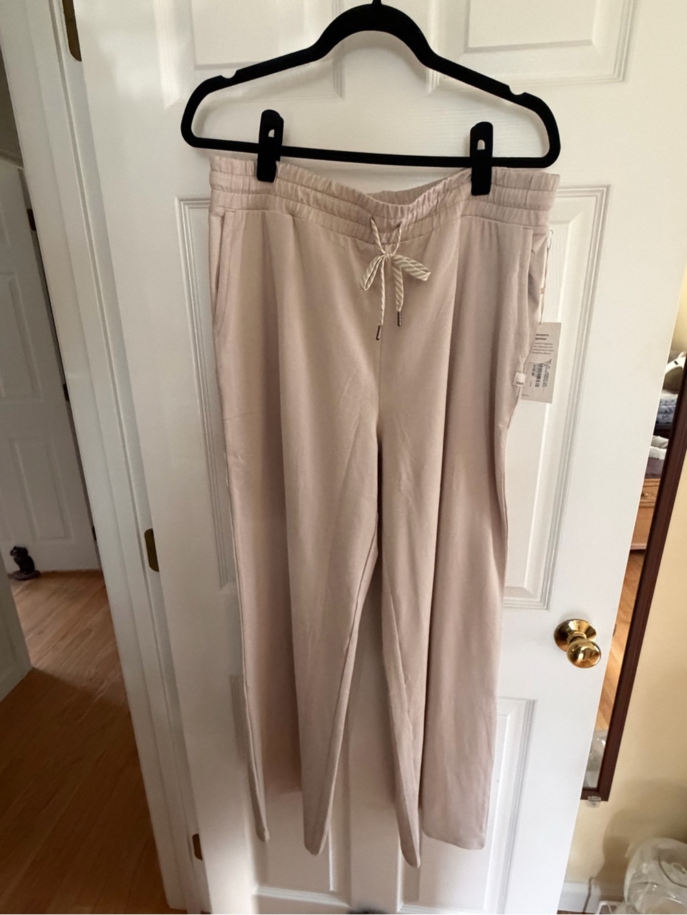 Vuori Women's Wide-Leg Drawstring - Light Beige